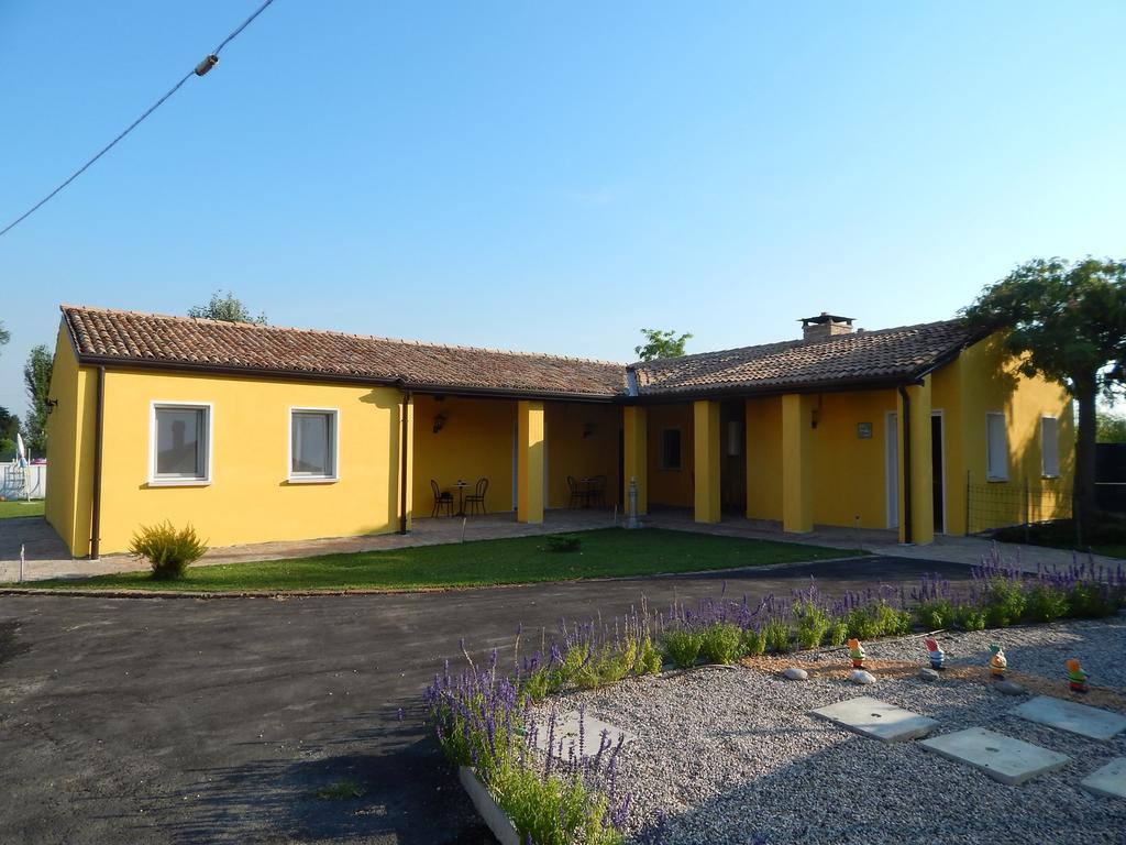 B&B Corte Bolandina Taglio Di Po Luaran gambar