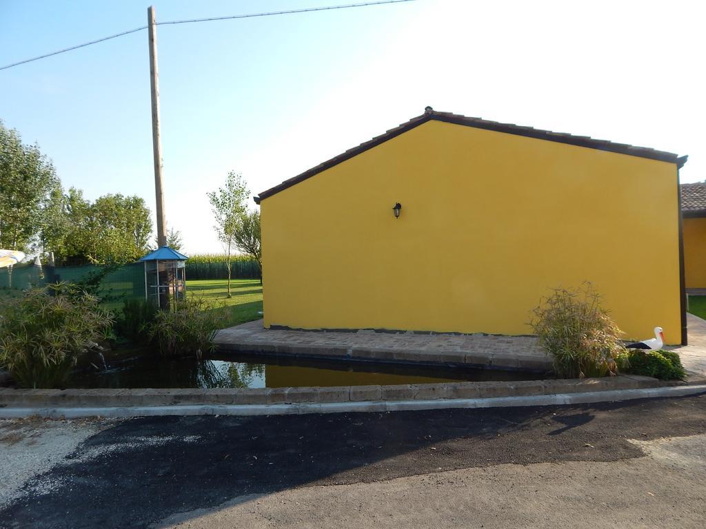 B&B Corte Bolandina Taglio Di Po Luaran gambar